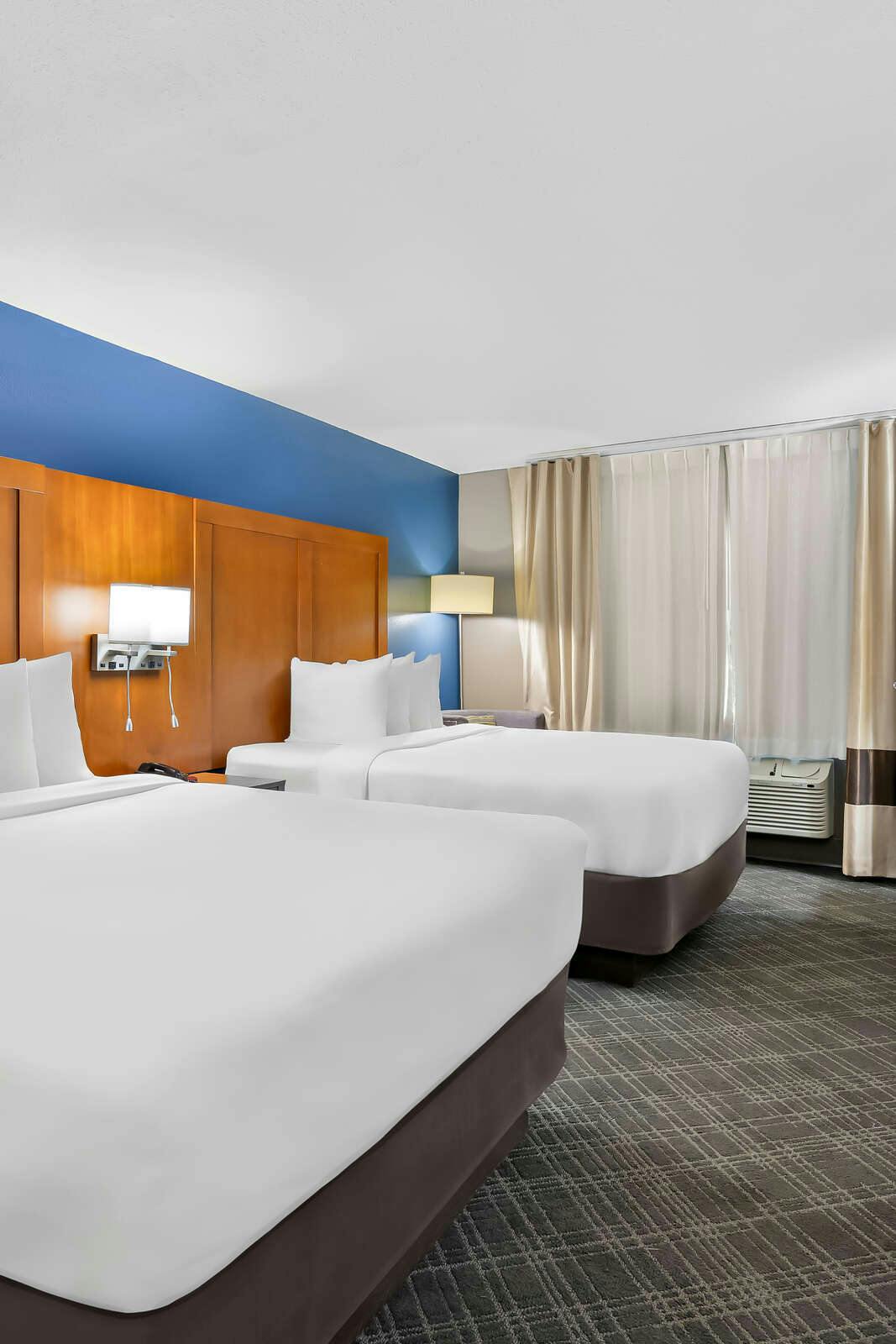 Hotel Comfort Inn & Suites Nashville Near Tanger Outlets photo 4