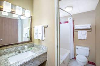 Hotel AmericInn by Wyndham Clear Lake photo 5