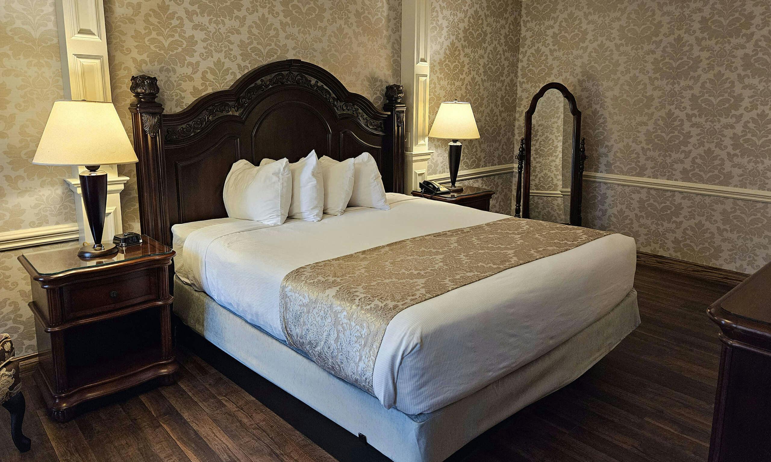 Fulton Steamboat Inn