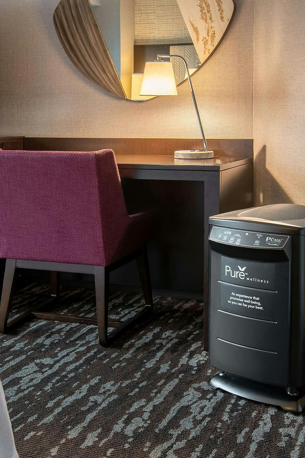 Hotel Embassy Suites by Hilton Crystal City National Airport photo 5