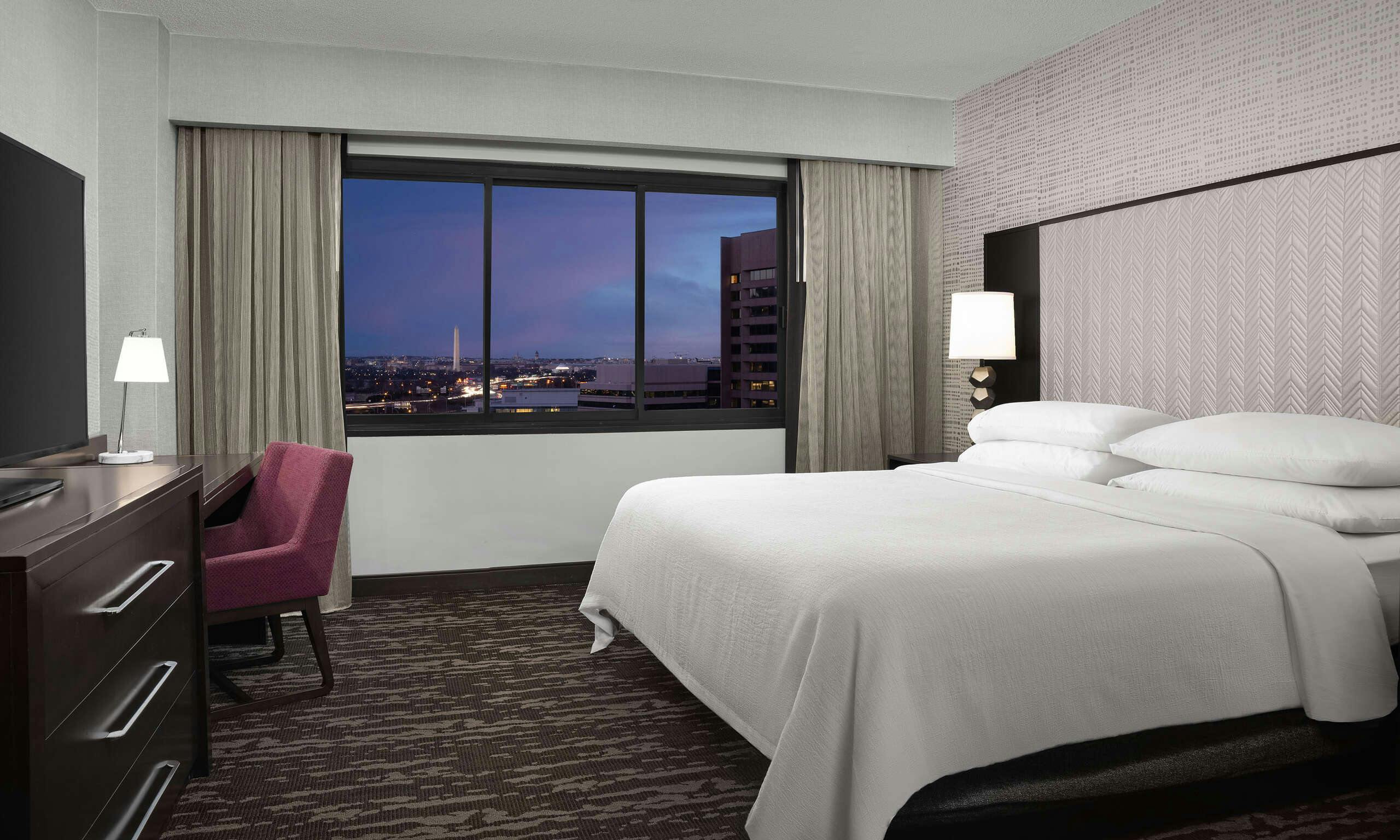 Embassy Suites by Hilton Crystal City National Airport