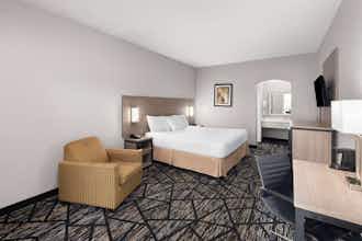 Hotel Baymont I S Tillmans Corner photo 1