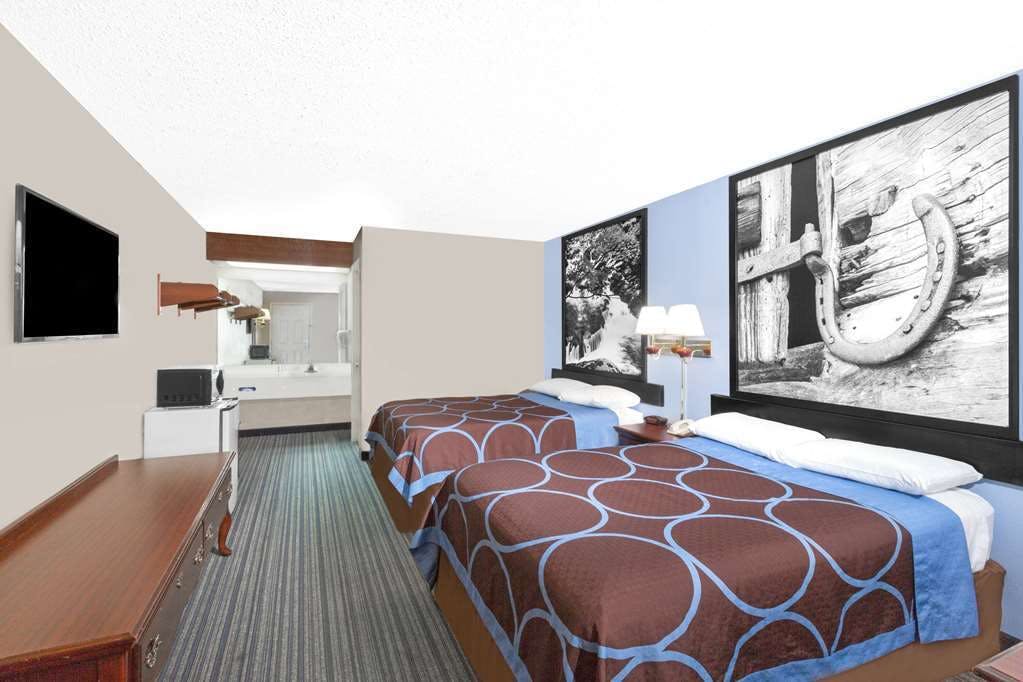 Hotel Super 8 by Wyndham Whiteville photo 3