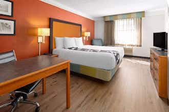Hotel La Quinta Inn Pittsburgh AP photo 2
