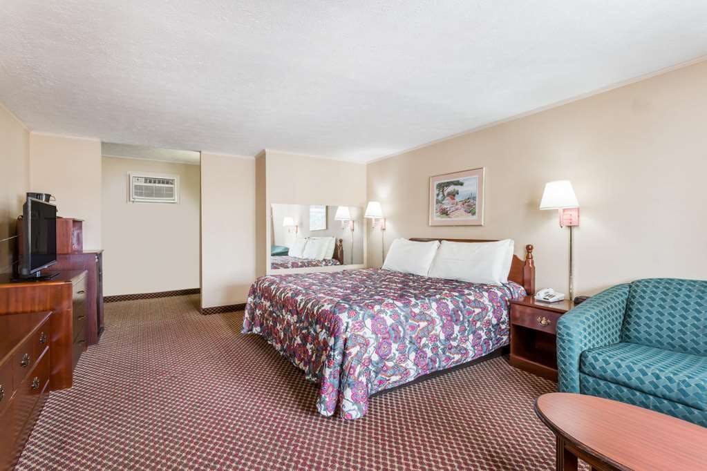 Hotel Travelodge by Wyndham Ridgeway Martinsville Area photo 1