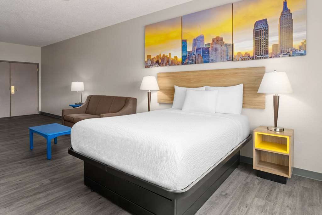 Hotel Days Inn & Suites by Wyndham Albany photo 3