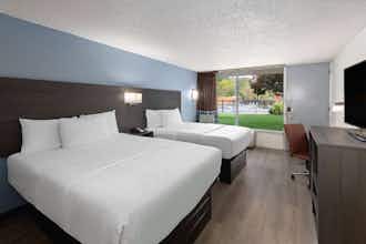Hotel Super 8 Riverside AL photo 3