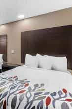 Hotel Red Roof Inn & Suites Clinton, MS photo 3