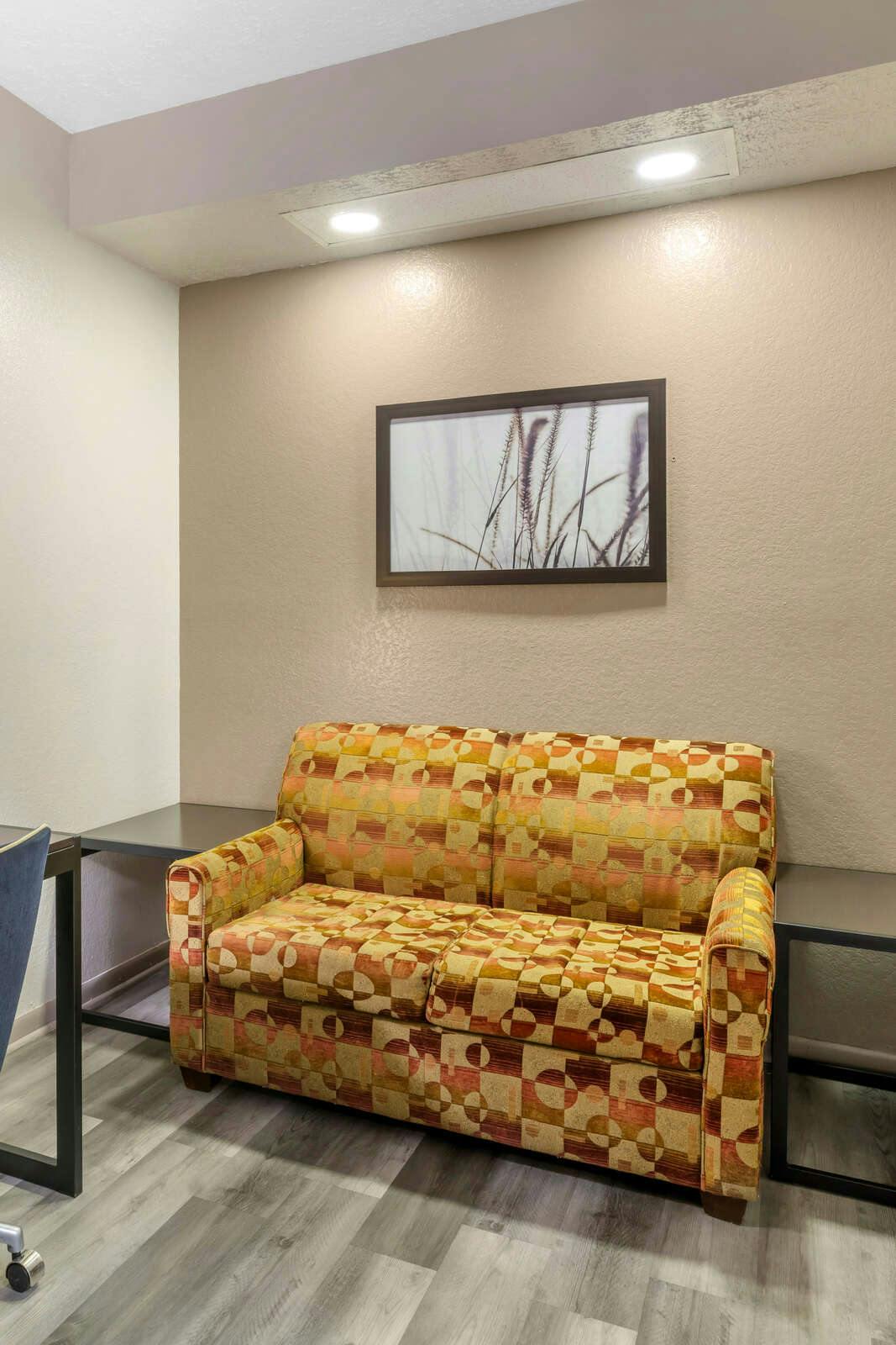 Hotel Red Roof Inn & Suites Clinton, MS photo 5