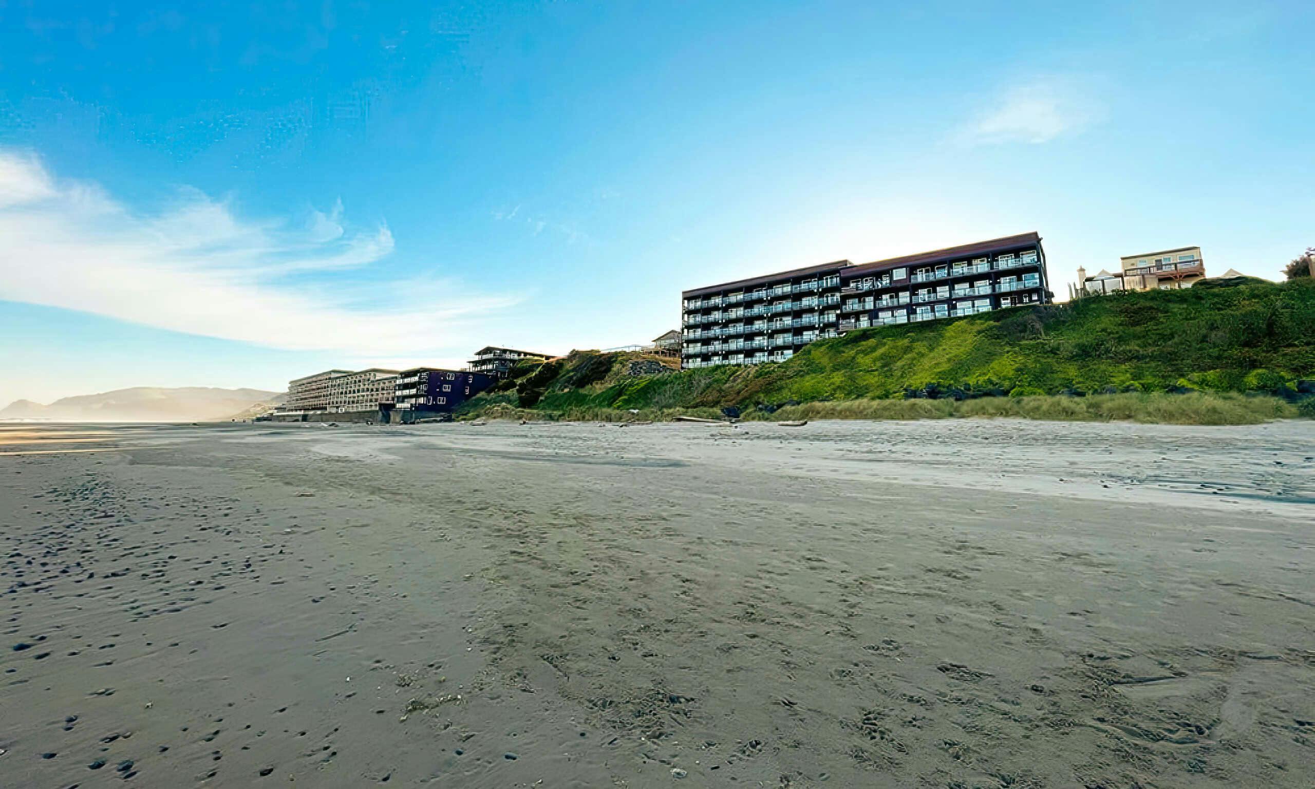 Starfish Manor Oceanfront Hotel