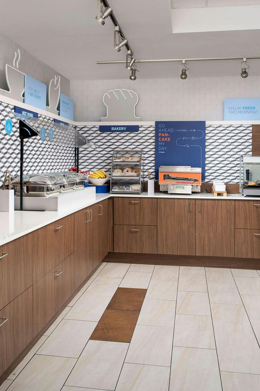 Hotel Holiday Inn Express Knoxville-Strawberry Plains, by IHG Hotel photo 4