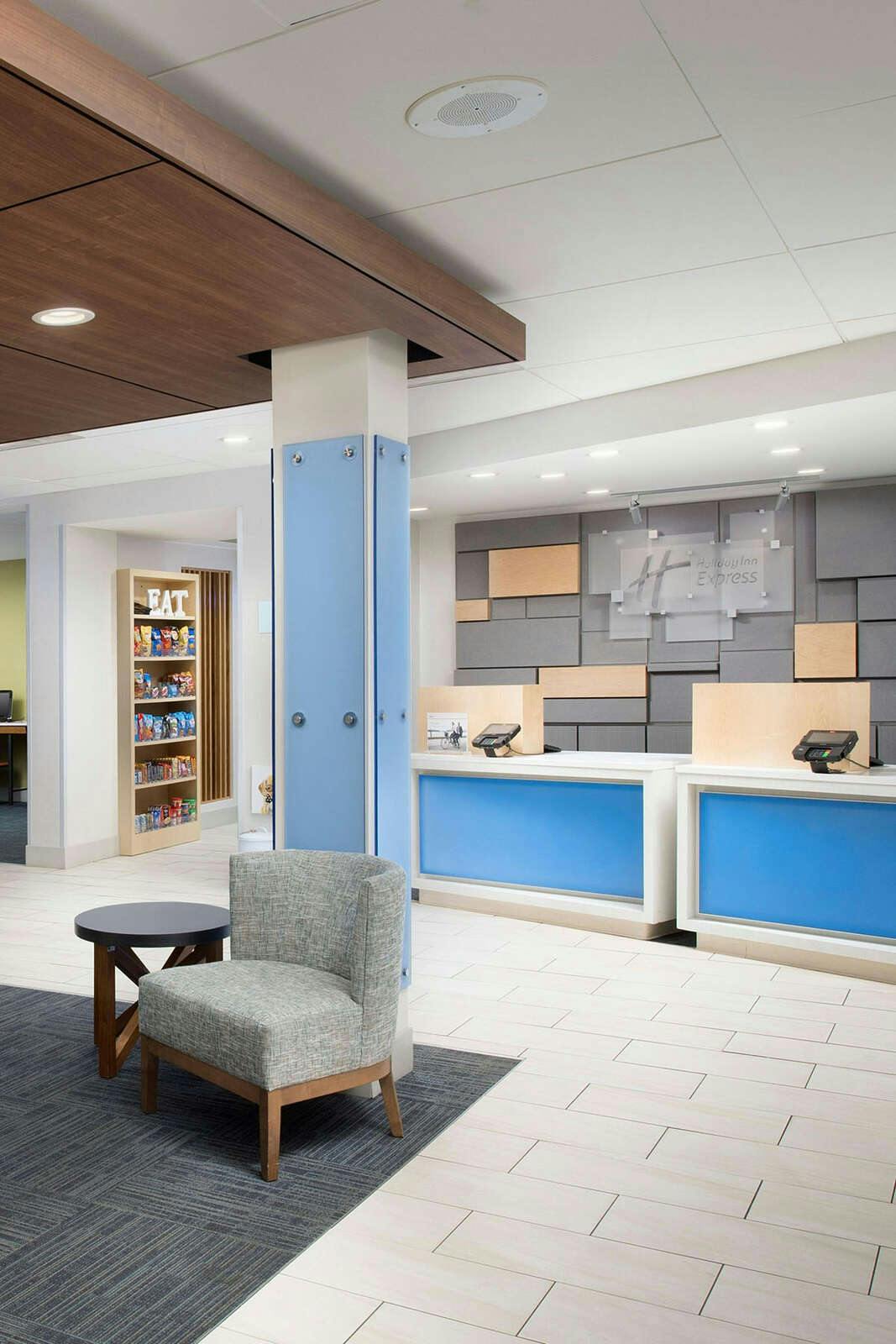 Hotel Holiday Inn Express Knoxville-Strawberry Plains, by IHG Hotel photo 3