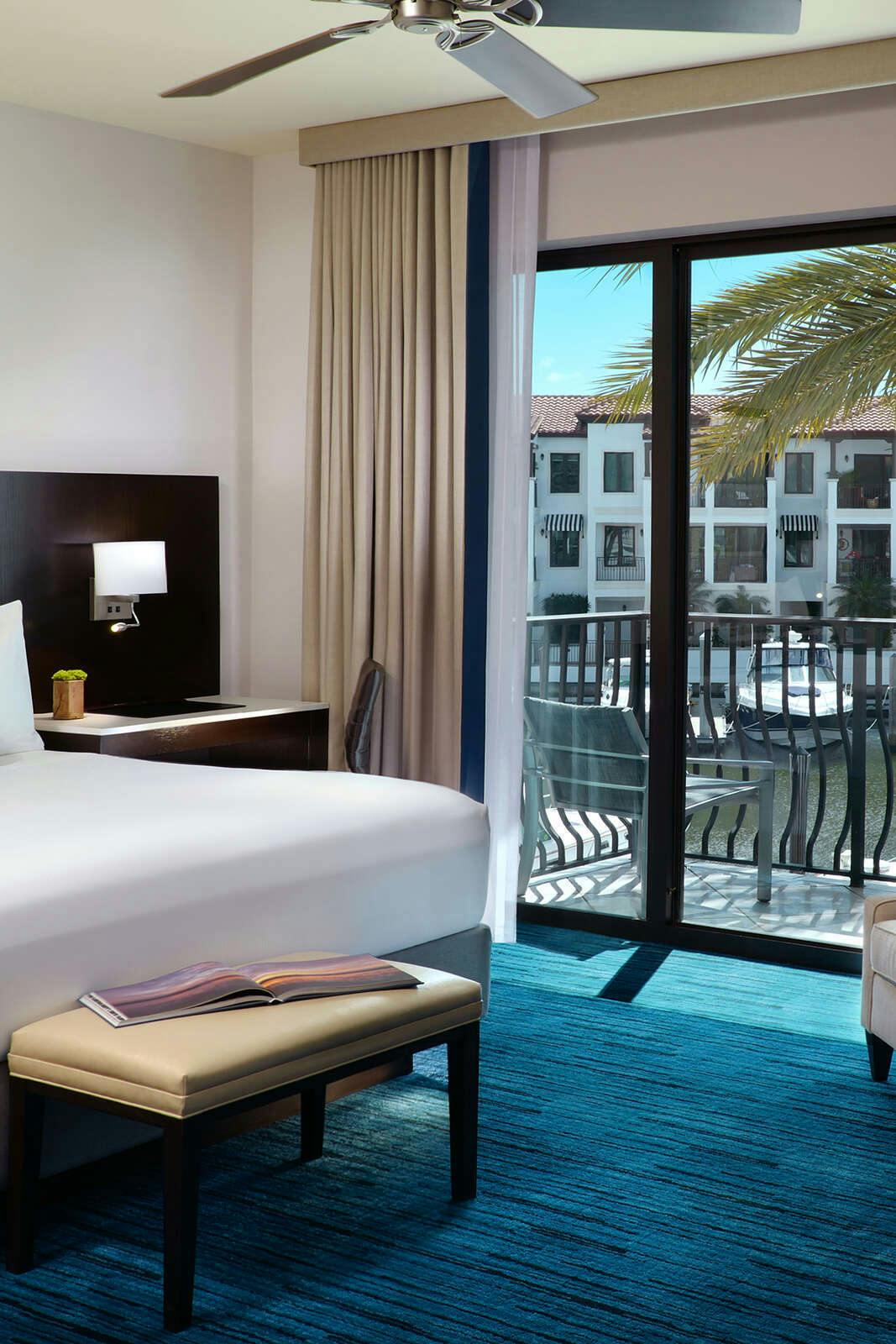 Hotel Naples Bay Resort and Marina photo 4