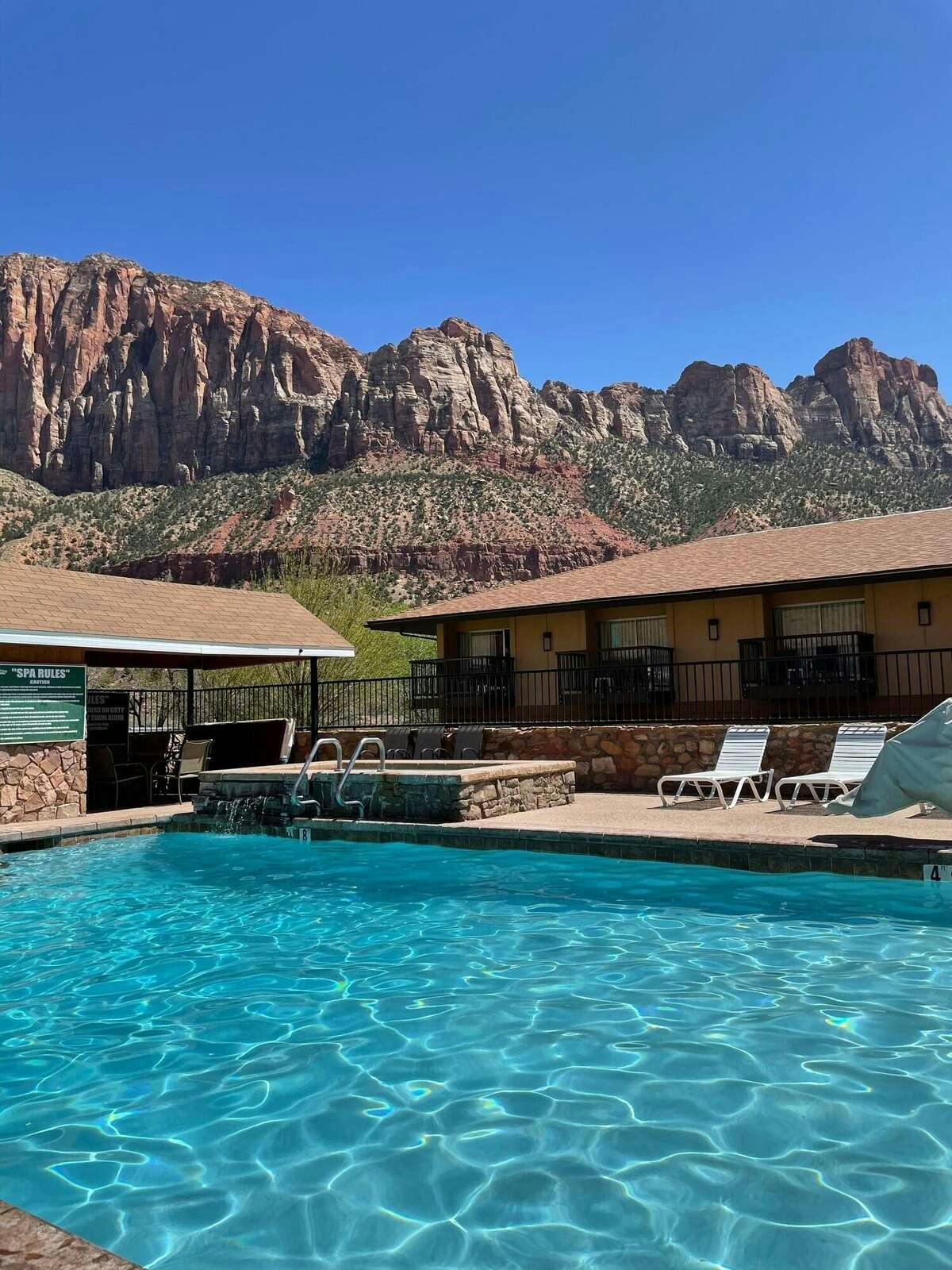 Bumbleberry Inn