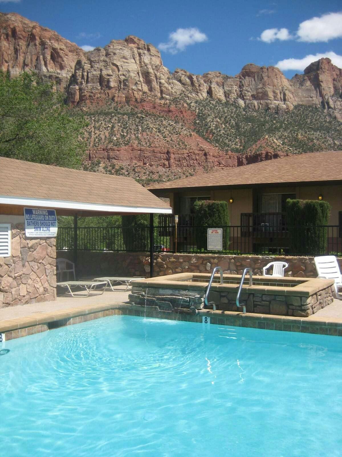 Hotel Bumbleberry Inn photo 2
