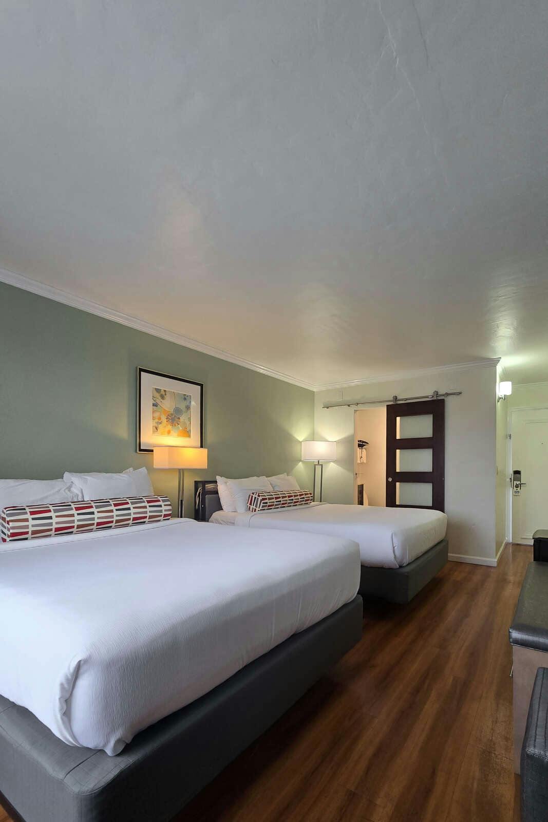 Hotel Marina Village Inn photo 4