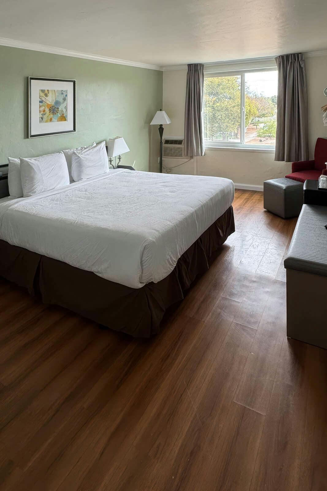 Hotel Marina Village Inn photo 2