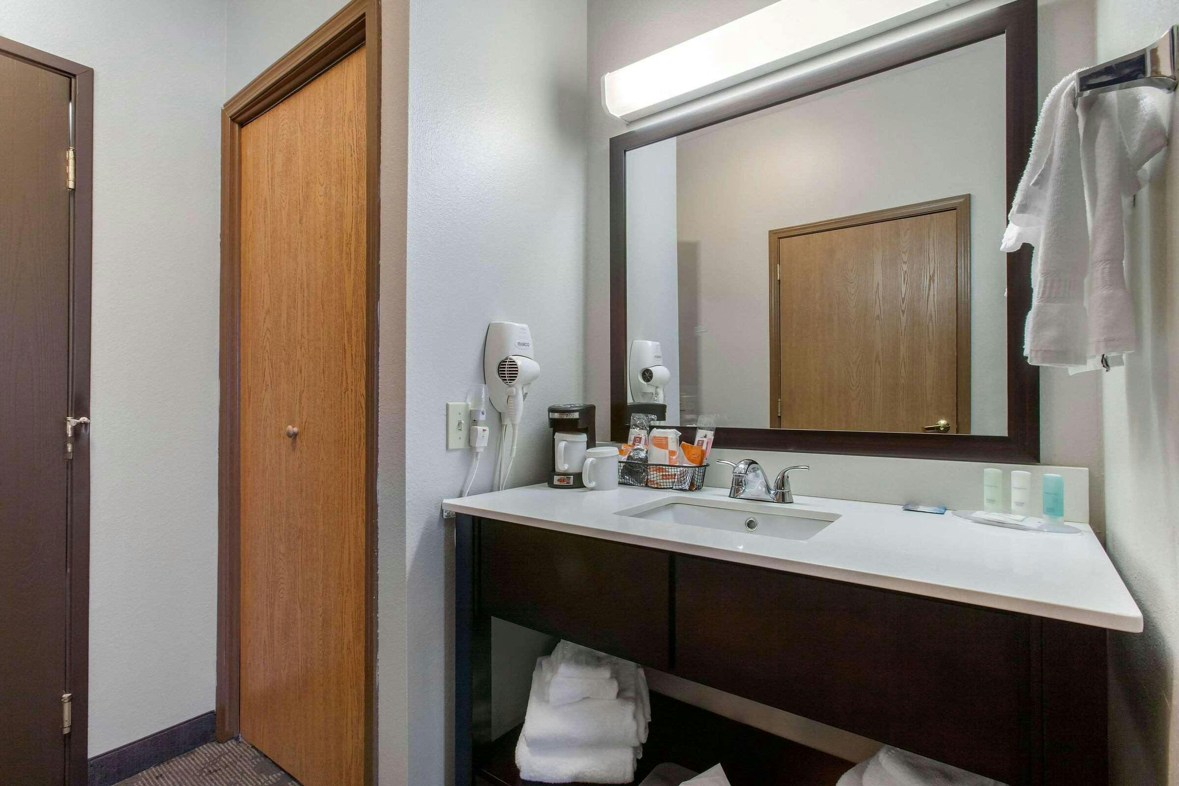 Hotel Clarion Inn Kingman I-40 Route 66 photo 2