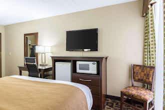 Hotel Quality Inn & Suites Arden Hills - Saint Paul North photo 1