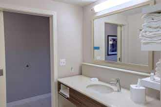 Hotel Hampton Inn by Hilton Amesbury photo 4