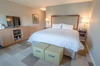 Hotel Hampton Inn by Hilton Amesbury photo 1