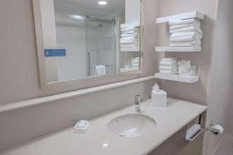Hotel Hampton Inn by Hilton Amesbury photo 3