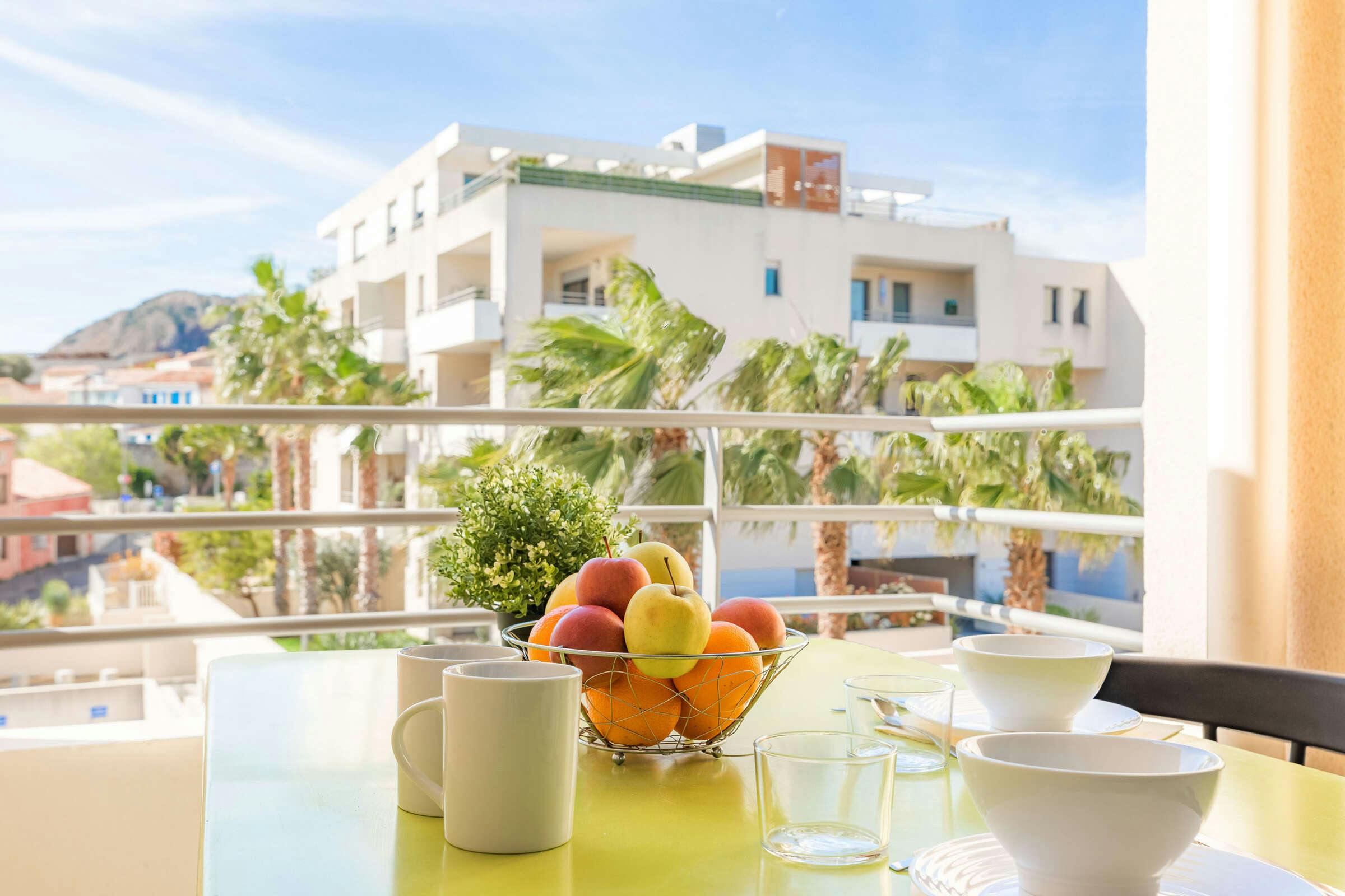 Hotel Appart'City Confort La Ciotat - Côté Port photo 1