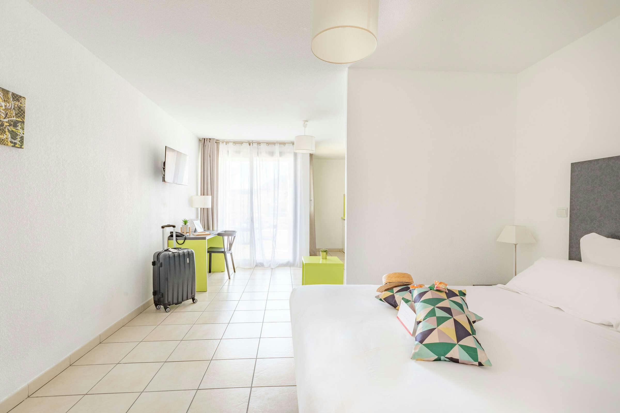 Hotel Appart'City Confort La Ciotat - Côté Port photo 2