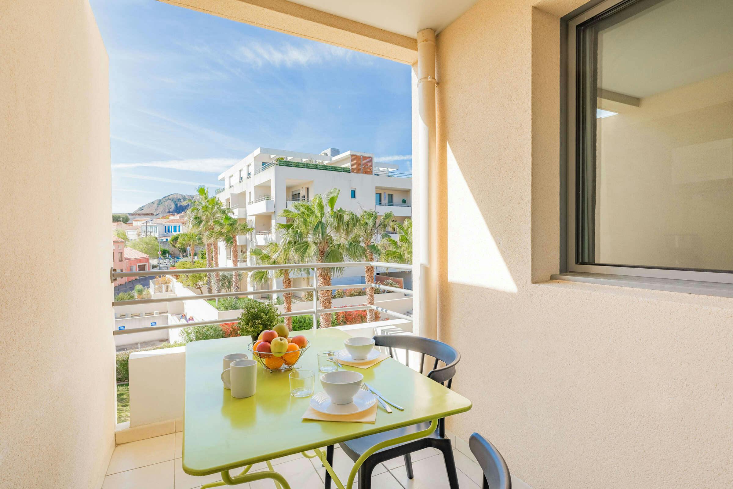 Hotel Appart'City Confort La Ciotat - Côté Port photo 4