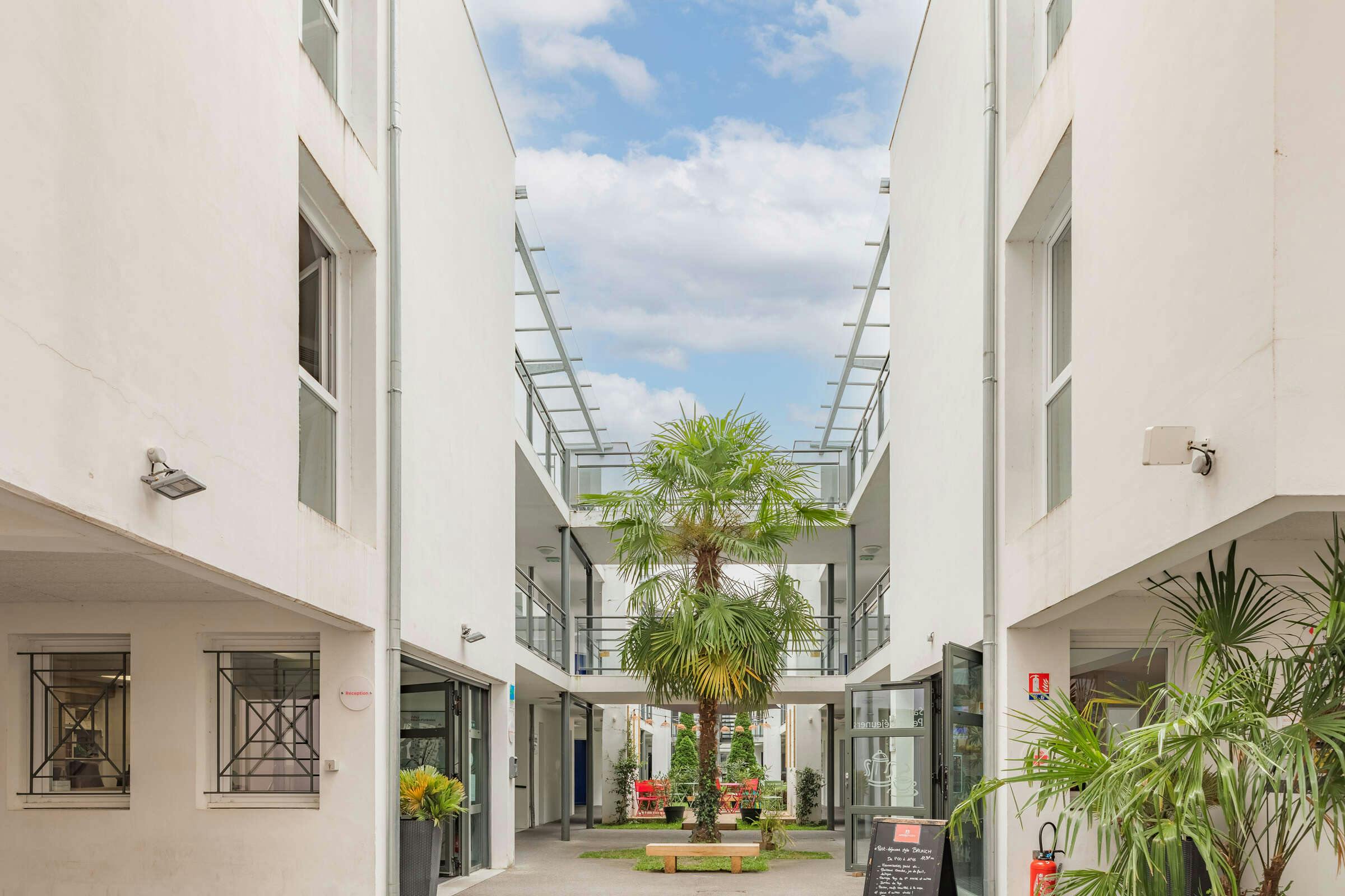 Hotel Appart'City Confort Pau Centre photo 3