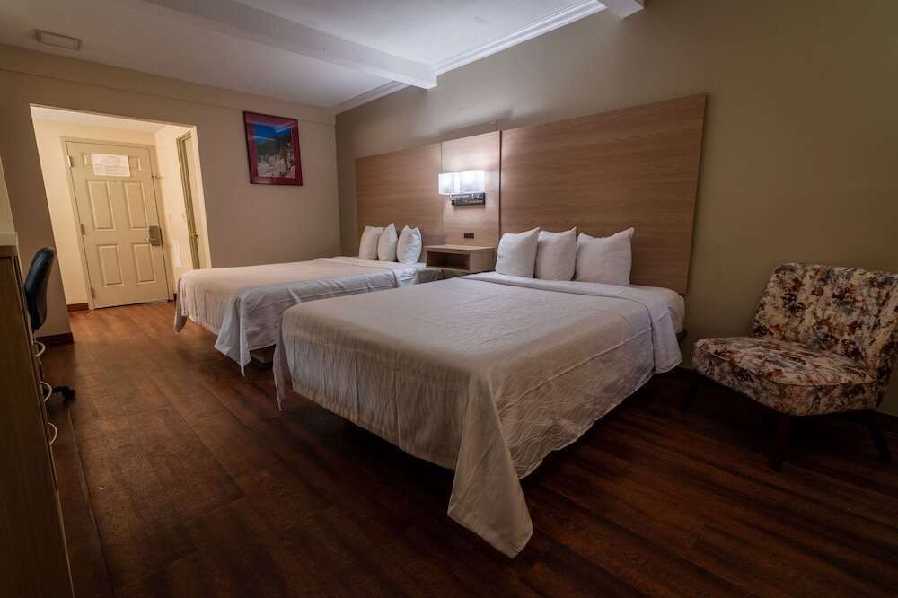 Hotel Quality Inn Bishop Near Mammoth photo 1