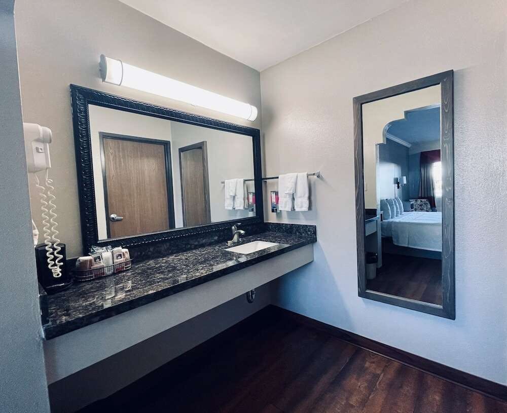 Hotel Quality Inn Bishop Near Mammoth photo 3