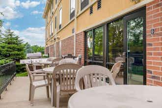 Hotel Sleep Inn and Suites Airport Milwaukee WI photo 3