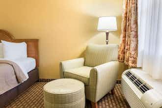 Hotel Quality Inn near Casinos and Convention Center photo 2