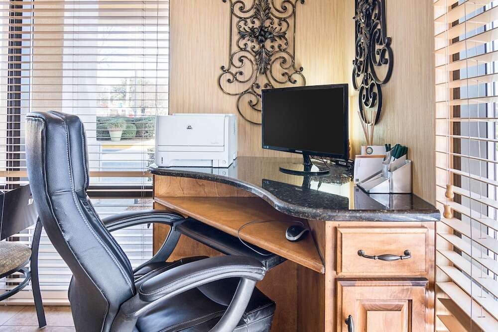 Hotel Quality Inn near Casinos and Convention Center photo 5