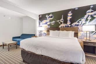 Hotel Clarion Pointe South Boston Danville East photo 1