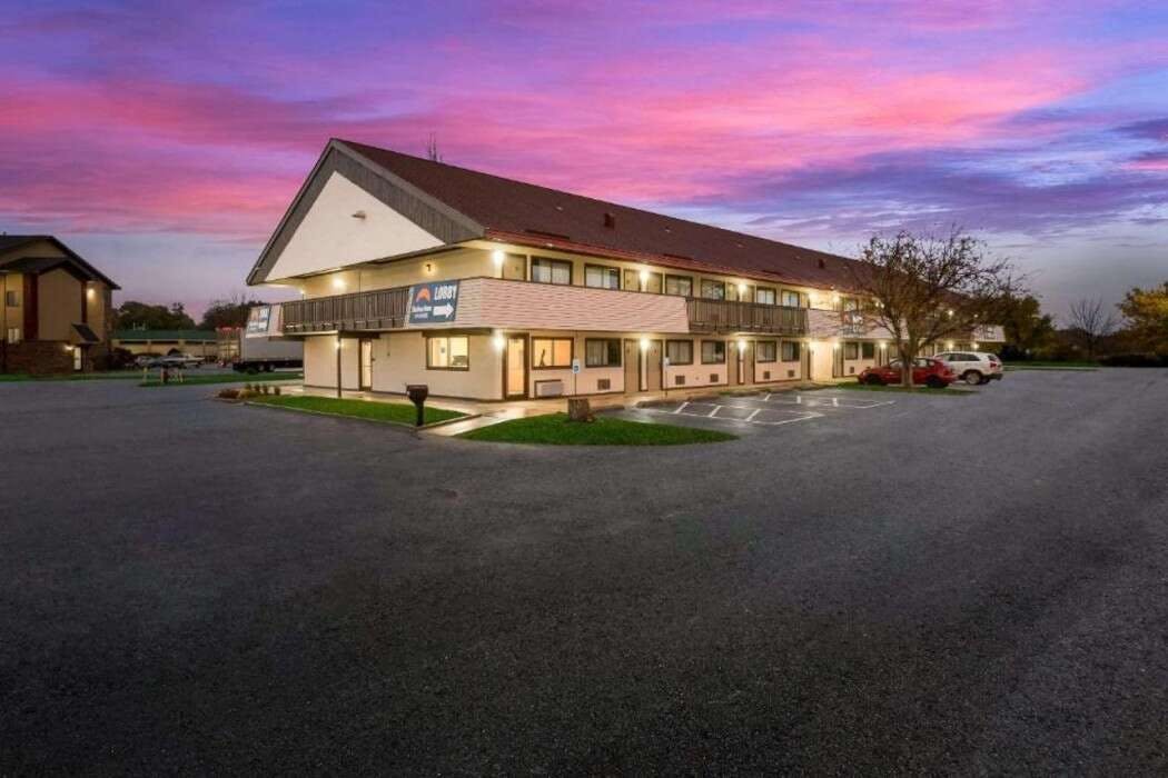 Hotel Suburban Studios Peoria, IL photo 5