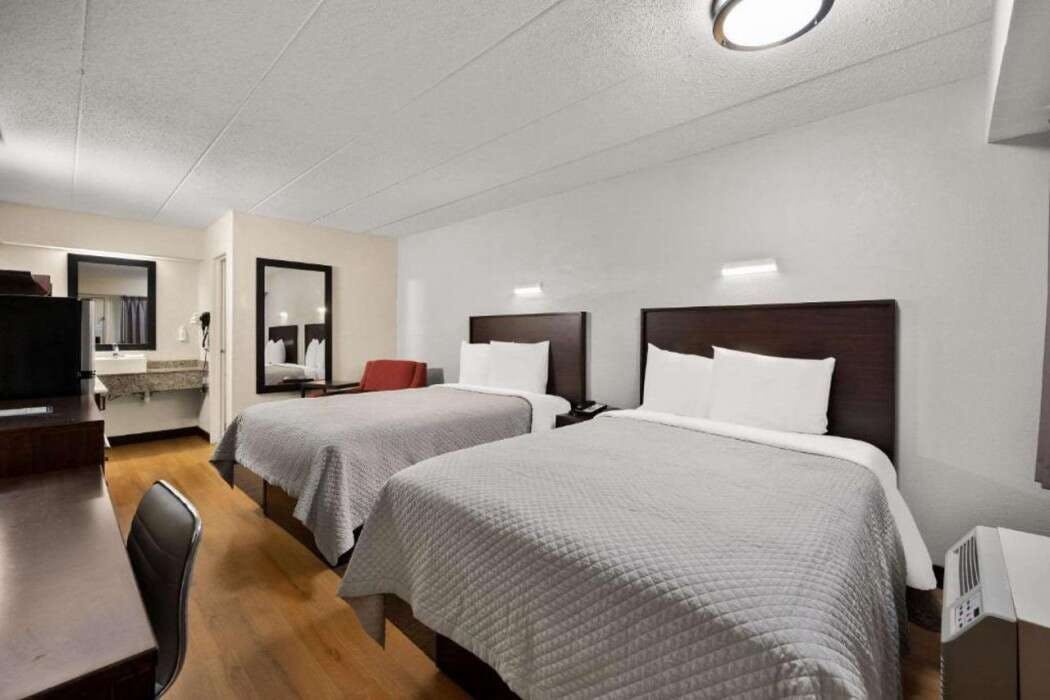 Hotel Suburban Studios Peoria, IL photo 1