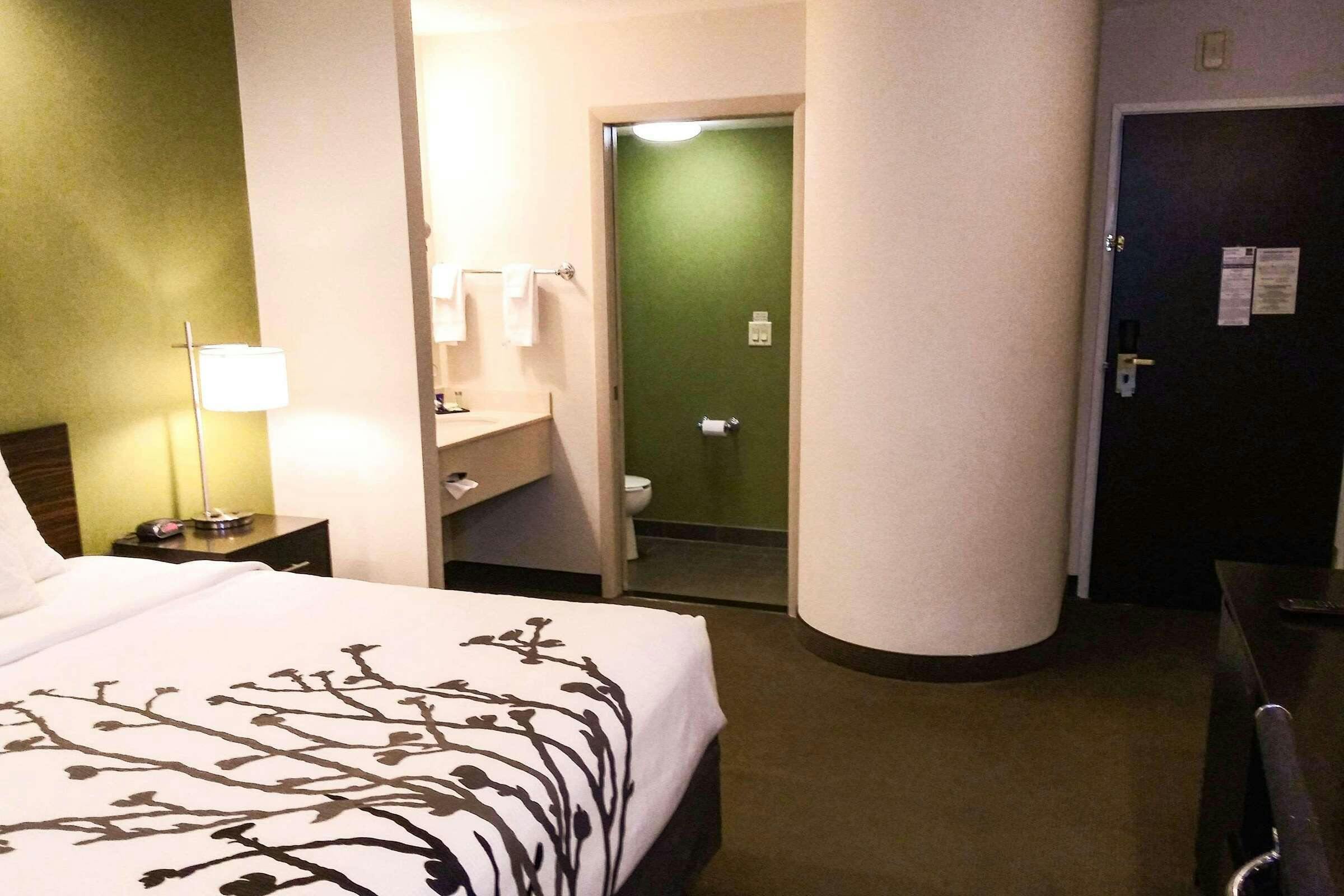 Hotel Sleep Inn & Suites Niantic North photo 2