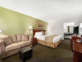 Hotel Ramada Temple Terrace photo 3