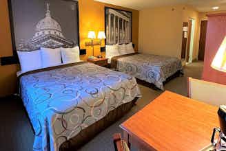 Hotel Super 8 by Wyndham Topeka at Forbes Landing photo 2