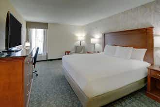 Hotel Drury Inn and Suites Charlotte University Place photo 1