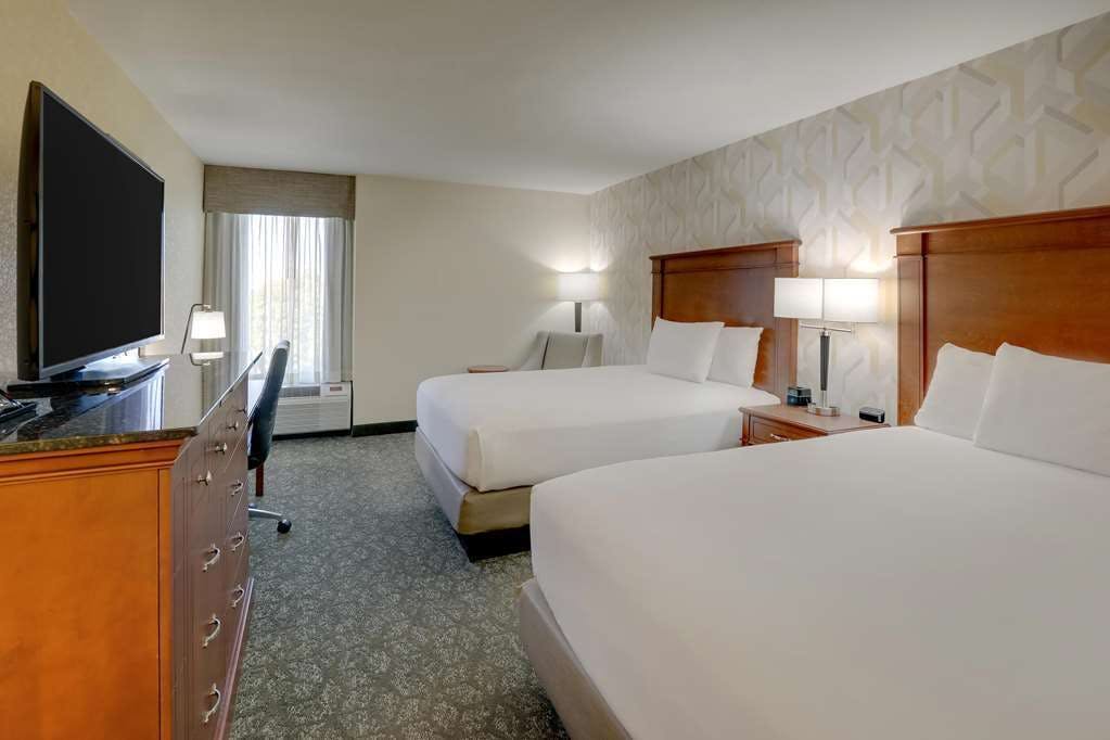 Hotel Drury Inn and Suites Charlotte University Place photo 5