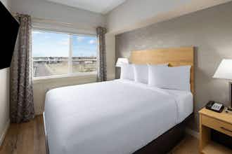 Hotel Baymont West Edmonton photo 2