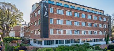 Roomzzz Aparthotel Chester City