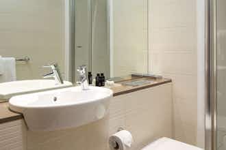 Hotel Roomzzz Aparthotel Leeds City photo 4