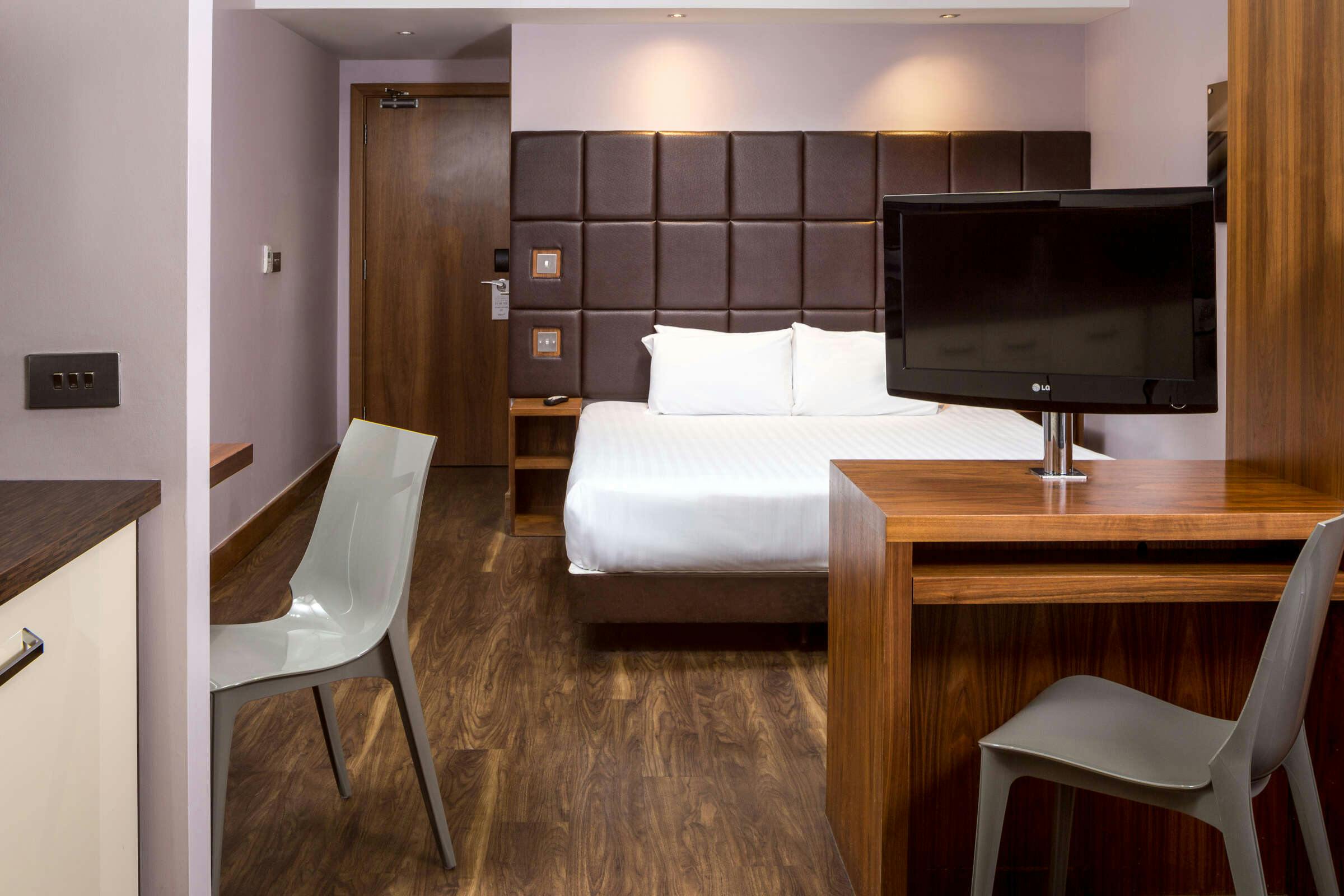 Roomzzz Aparthotel Leeds City