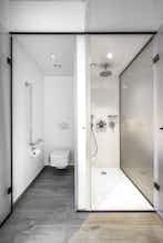 Hotel YOTEL Geneva Lake photo 3