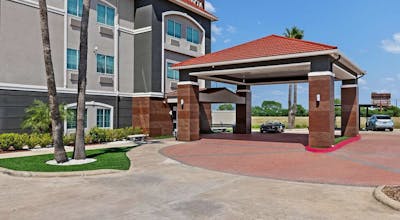 La Quinta Inn & Suites by Wyndham Raymondville