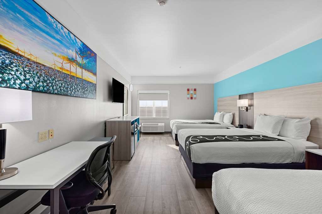 Hotel La Quinta Inn & Suites by Wyndham Raymondville photo 2